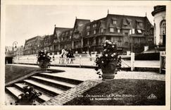 CPA Deauville Plage Fleuries Le Normandy L Hotel 