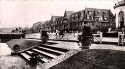 CPA Deauville La Plage Fleurie Hotel Normandy et le boulevard Cornuche