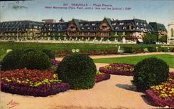 CPA Deauville La Plage Fleurie Le Normandy Hotel et boulevard Cornuche