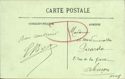 El hotel de Deauville Normandia de la POSTAL de la VENDIMIA florecio la corte de la playa del hotel de Normandia