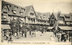 CPA Deauville la Plage Fleurie Le Normandy Hotel 