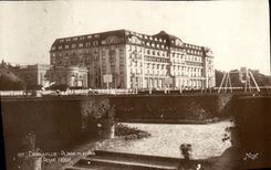 CPM Deauville Plage Fleurie Royal Hotel