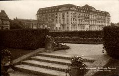 CPM Deauville La Plage Fleurie Le Royal Hotel