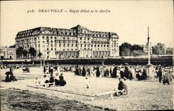 CPA Deauville Royal Hotel et le Jardin