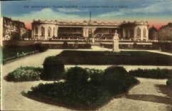 CPA Deauville Plag Fleurie Les Parterres fleuris et le Casino