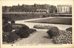 CPA Deauville Plage Fleurie Parterres Fleuris et Normandy Hotel