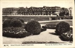 La POSTAL Deauville de la VENDIMIA florecio la playa vista en los jardines