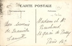 La POSTAL Deauville de la VENDIMIA la playa florecio un festival delante de los jardines florecidos