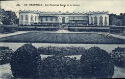 CPA Deauville Les Parterres fleuris et le Casino
