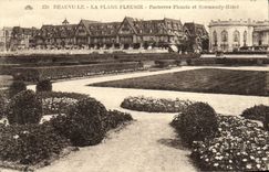 La POSTAL Deauville de la VENDIMIA la playa florecida florecio pisos y el hotel de Normandia