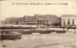 CPA Deauville La Plage Fleurie Le Jardins et le Normandy