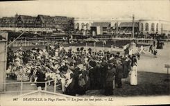 CPA Deauville La Plage Fleurie Les Jeux des tout petits