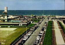 CPM Deauville Plage Fleurie Le Plongeoir de la Piscine Olympique 
