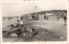 CPM Deauville La Plage Enfants