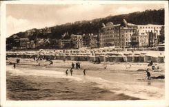 La POSTAL Trouville de la VENDIMIA la reina de las playas la playa tiene alta marea