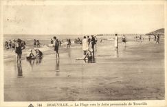 POSTAL Deauville de la VENDIMIA la playa hacia el promende del embarcadero de Trouville