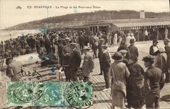 POSTAL Deauville de la VENDIMIA la playa y los nuevos banos