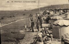 CPA Deauville La Plage Fleurie 