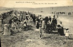 CPA Deauville L Heure du Bain