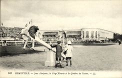 CPA Deauville Jeux d enfants la Plage Fleurie et les Jardins du Casino