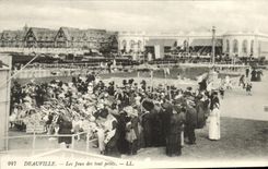 CPA Deauville Les Jeux des tout petits