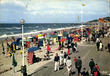 CPM A Deauville Plage Fleurie La promenade et la mer