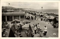 CPA Deauville La Promenade des Planches