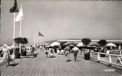 CPA Deauville Les Planches 