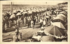 POSTAL Deauville de la VENDIMIA los tableros florecidos de la playa y la playa