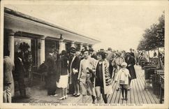 CPA Deauville La Plage Fleurie Les Planches