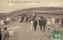 CPA Deauville Les Nouveaux Bains et la Plage