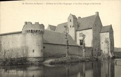 CPA Environs Bayeux Chateau de la Fee d Argouges La tour d angle et les fosses