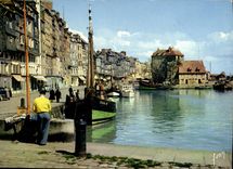 CPM Honfleur Bassin de l Ouest et quai Sainte Catherine Bateaux