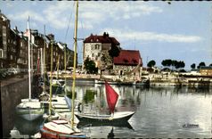 CPM Honfleur La Bassin et la Lieutenance Bateaux