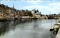 CPM Honfleur Le Vieux Bassin Bateaux