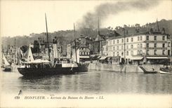 CPA Honfleur Arrivee du Bateau du Havre