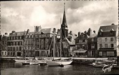 CPM Honfleur Eglise St Etienne Bateau