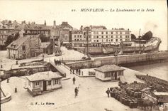 CPA Honfleur La Lieutenance et la Jetee
