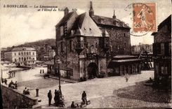 CPA Honfleur La Lieutenance et l Hotel de Ville