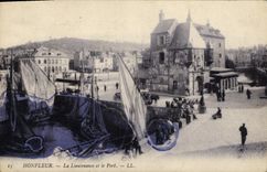 CPA Honfleur La Lieutenance et le Port Bateaux