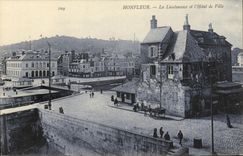 Lugartenencia y el L ayuntamiento de Honfleur de la POSTAL de la VENDIMIA