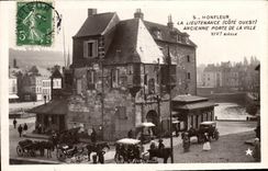 Lugartenencia de Honfleur de la POSTAL de la VENDIMIA la vieja lleva la ciudad