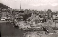 CPM Honfleur La Lieutenance et le Vieux Bassin