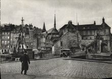 POSTAL Honfleur de la VENDIMIA visto del puerto y de la lugartenencia
