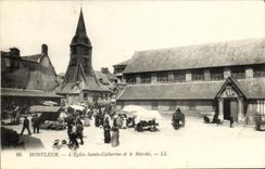 CPA Honfleur L Eglise Sainte Catherine et le Marche