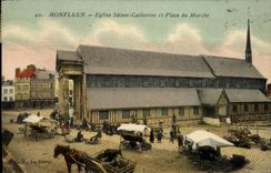 CPA Honfleur L Eglise Sainte Catherine et le Marche