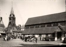 CPM Honfleur L Eglise Sainte Catherine et le Marche