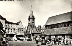 POSTAL MODERNA Honfleur el lugar co  Catherine y mercado