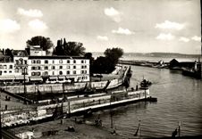 CPM Honfleur L Avant Port et L Hotel du Cheval Blanc 