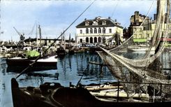 CPA Honfleur Le Port et l Hotel de Ville Bateaux